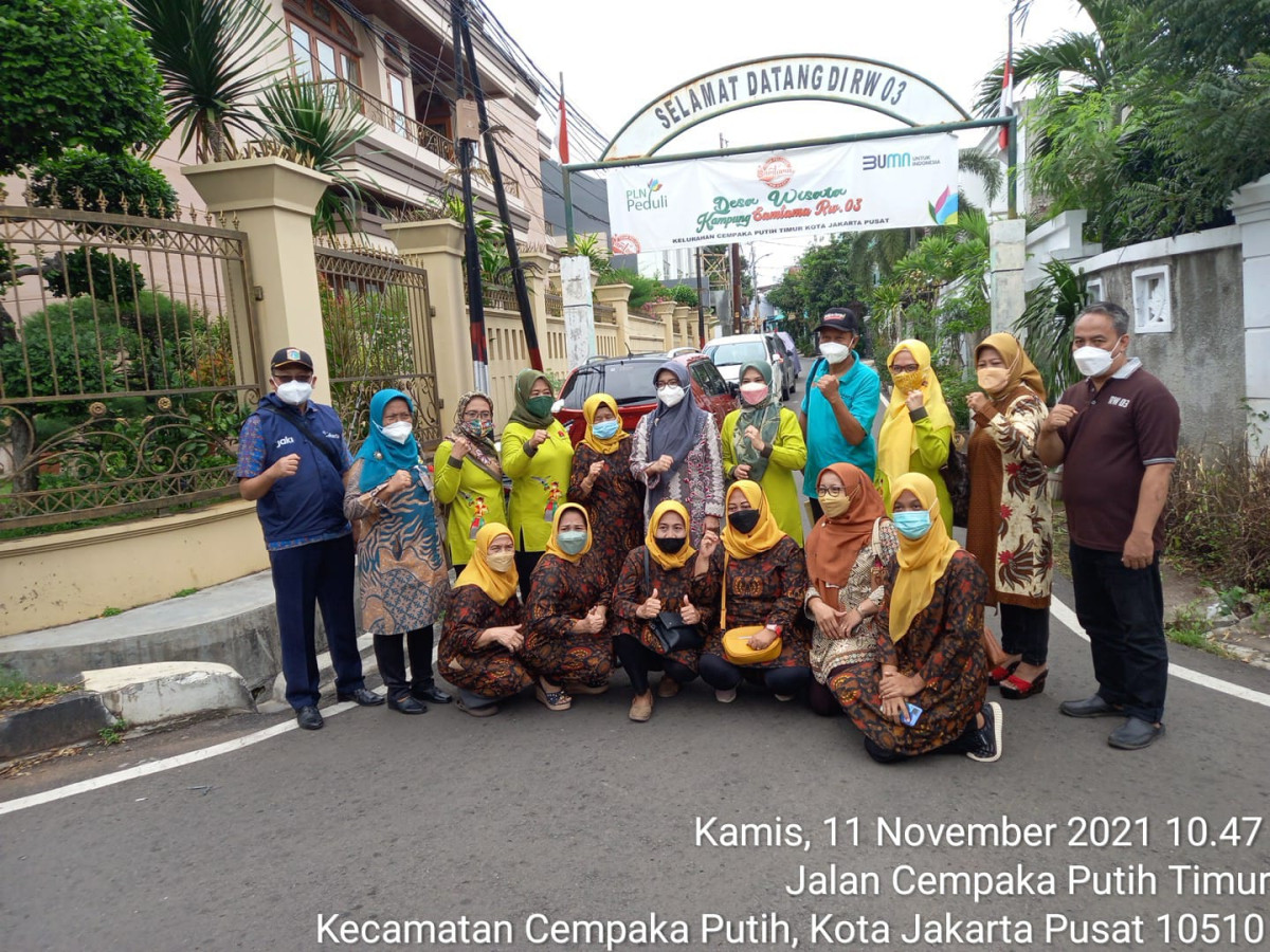 Kunjungan ibu walikota jakarta pusat ke kampung samtama RW 03 Kel CPT